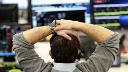 Rali de baixa do petróleo puxa derivativos agro em dia de estresse; dólar avança no BR e no mundo