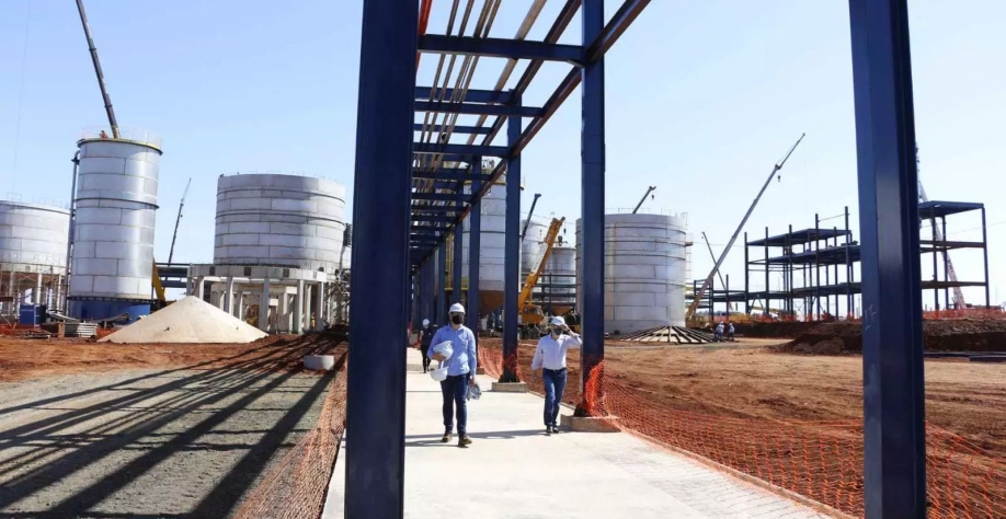Unidade da Inpasa que está sendo construída em Dourados. (Foto: Helio de Freitas) 
