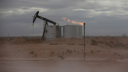 Preços do petróleo avançam e atingem máxima de 2 meses com preocupações de oferta