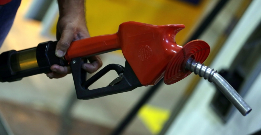 Com o ajuste, o valor médio do diesel vendido pela companhia a distribuidoras passará de 2,81 reais para 3,06 reais por litro, refletindo reajuste médio de 0,25 real por litro (Imagem: REUTERS/Paulo Whitaker)