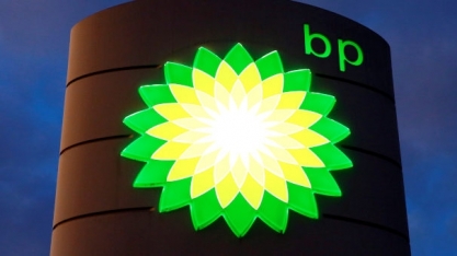 BP diz que quase um terço de seus postos de combustível no Reino Unido estão vazios