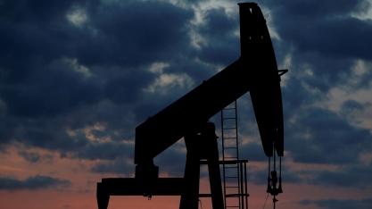 Preços do petróleo retomam alta com improvável liberação de reserva dos EUA