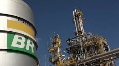 Petrobras defende atual política de preços de combustíveis e caminhoneiros falam em nova greve