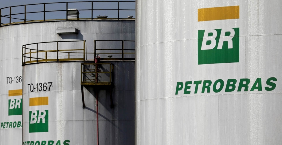 O litro da gasolina vendido pela empresa às distribuidoras passará de R$ 2,98 para R$ 3,19, o que representa um aumento de R$ 0,21 ou de cerca de 7% (Imagem: REUTERS/Paulo Whitaker)