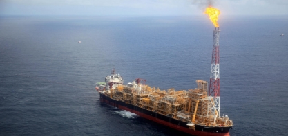 Preços do petróleo fecham com alta de 1,5% e atingem máximas de diversos anos