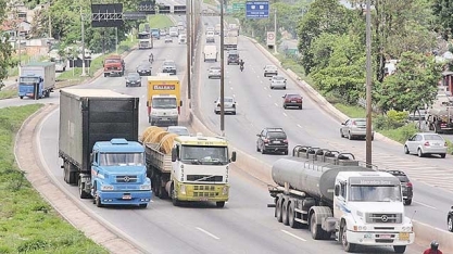 Diesel pesa no transporte de carga e de passageiros