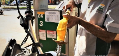 Outubro tem gasolina comum mais cara do ano e semana fecha com preço médio de R$ 6,37
