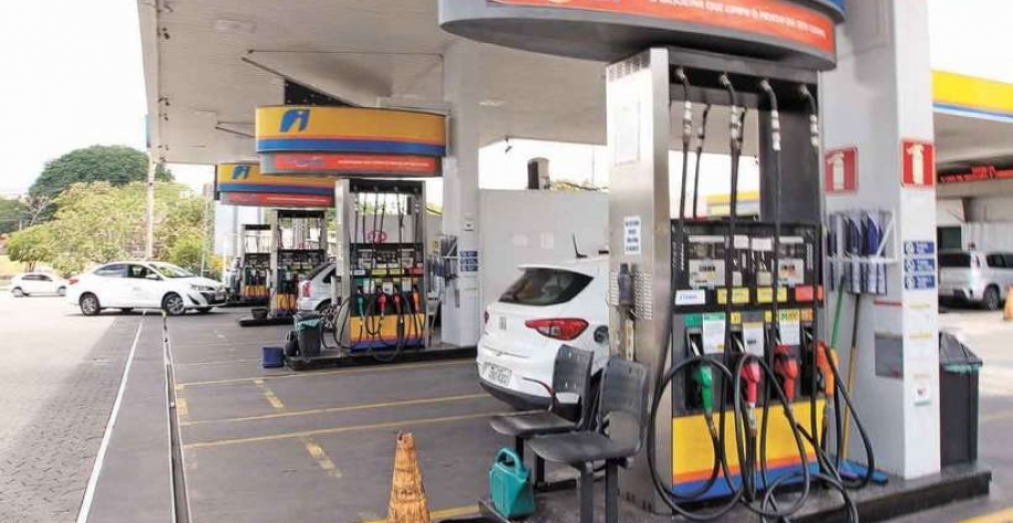 O resultado do grupo de Transportes foi influenciado principalmente pelo aumento da gasolina, causando o maior impacto individual do mês(foto: Jair Amaral/EM/D.A Press - 23/10/21)