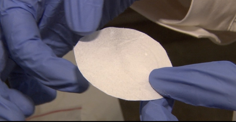 Pesquisadoras da UFSCar criam filtro de ar com material retirado da celulose e que se degrada no meio ambiente. — Foto: Reprodução EPTV