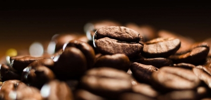 Preços do café arábica enfraquecem na ICE e açúcar avança