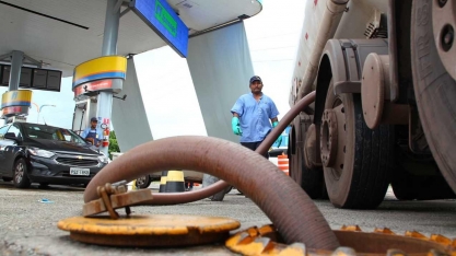 Abastecer com gasolina está 50% mais caro em 2021