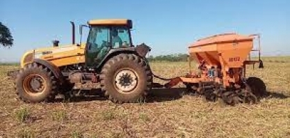 Momento é propício para adubar soqueiras de cana-de-açúcar