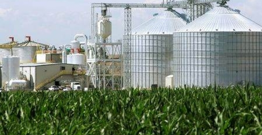 Silos de grãos em unidade de produção de etanol de milho nos EUA. File Photo