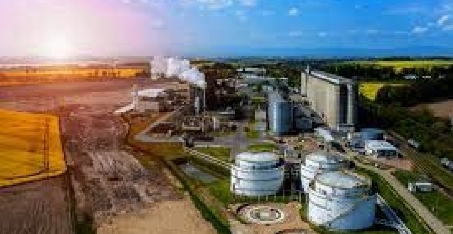 Em 2030, a emissão deve alcançar 90,7 milhões de CBIOs. Na foto, usina de etanol e açúcar, parte emissora dos títulos