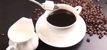 Açúcar bruto recua na ICE após tocar máxima de 3 semanas; café também cai