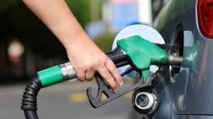 Defasagem do preço da gasolina é de 11% na média nacional, diz Abicom