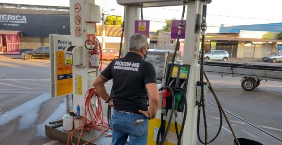Procon/MS fez pesquisa de preços de combustíveis em postos do centro de Campo Grande — Foto: Procon/MS-Divulgação
