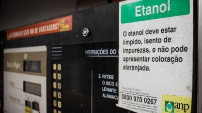 Preço do etanol recua enquanto gasolina tem alta no valor médio