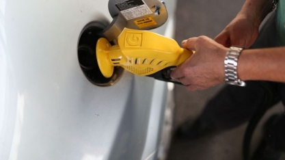 Políticas públicas poderiam amenizar alta dos combustíveis, diz economista