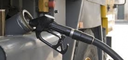 Apagando fogo com gasolina