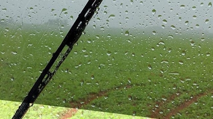 Fim de semana será de tempo encoberto e chuvoso em grande parte do Brasil; confira a previsão