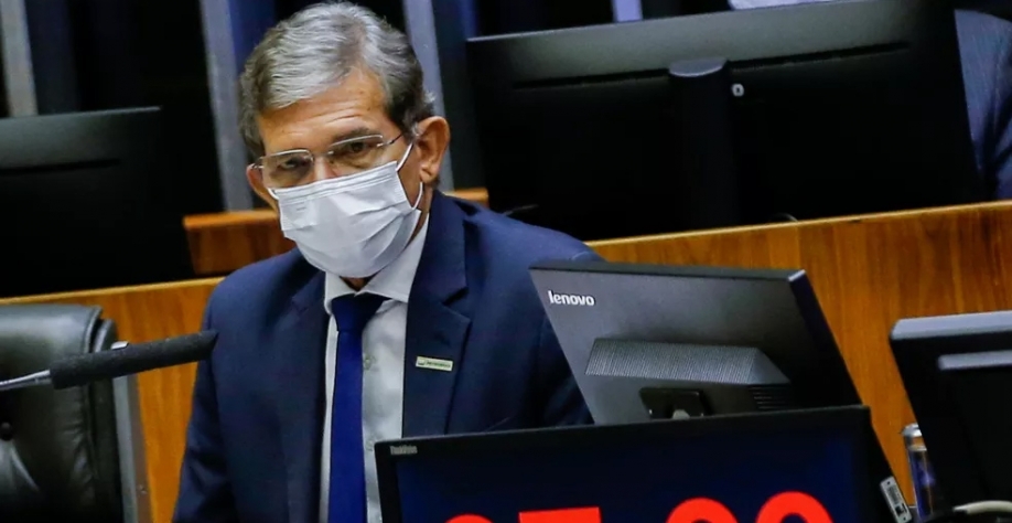O presidente da Petrobras, Joaquim Silva e Luna, falou na Câmara sobre os preços de combustíveis — Foto: Adriano Machado/Reuters