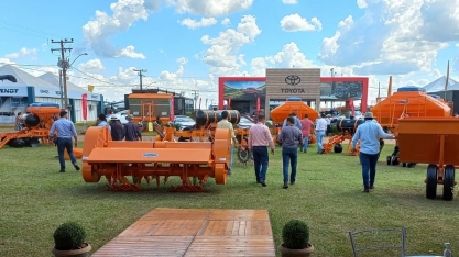 DMB comemora o sucesso na TecnoShow Comigo 22