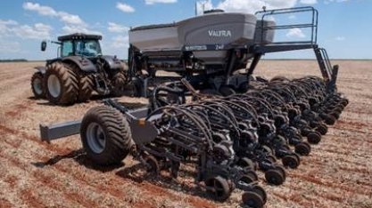 Plantadeira Dobrável Momentum da Valtra é a ganhadora do prêmio Machine Of The Year 2022/2023 na categoria ‘Semeadora’
