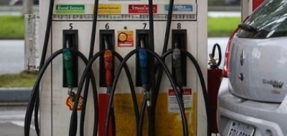 Preço médio do etanol nos postos encosta em R$ 5 por litro, diz ANP