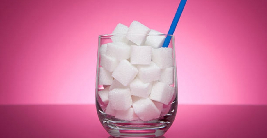 O açúcar branco para agosto subiu 14,80 dólares, ou 2,8%, a 535,70 dólares a tonelada (Imagem: Pixabay)