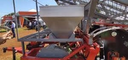 Agrishow 2022: Transplantadora de MPBs garante pegamento “perfeito”