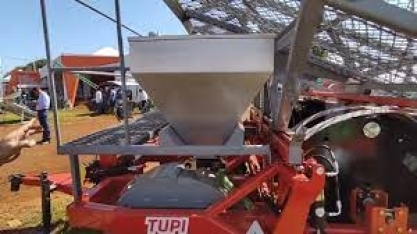 Agrishow 2022: Transplantadora de MPBs garante pegamento “perfeito”