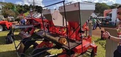 Cultivador Quebra-Lombo Rotativo corrige o solo, desmancha o lombo e aterra o pé da cana