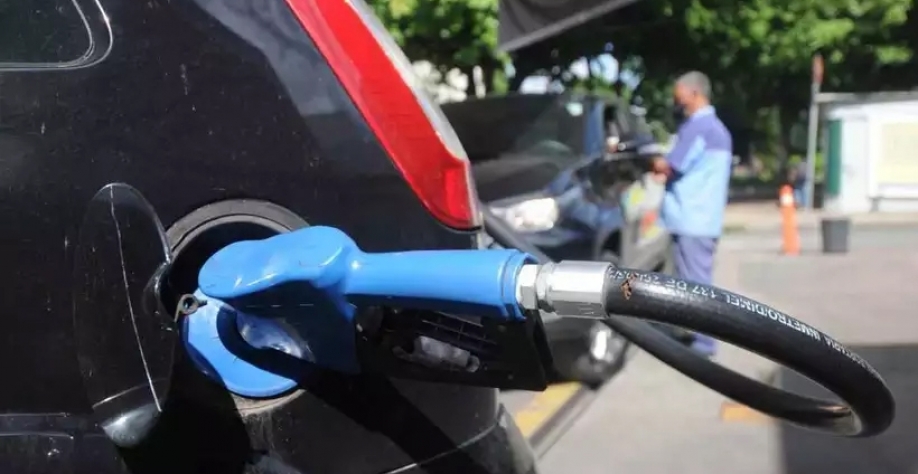 Entre os postos de Belo Horizonte, o menor preço encontrado da gasolina comum foi R$ 7,38 (foto: Leandro Couri/EM/D.A Press)