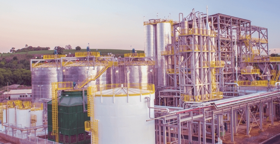 Gargalos de suprimentos e mão-de-obra estão sendo solucionados, elevando a capacidade de construção da Raízen de duas para sete novas plantas de E2G por ano. Foto: Divulgação Raízen