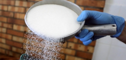 Açúcar bruto sobe após mínima de 4 meses na ICE e café recua