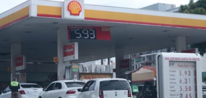 Preço da gasolina cai em Fortaleza e fica abaixo de R$ 6 pela 1ª vez em 10 meses