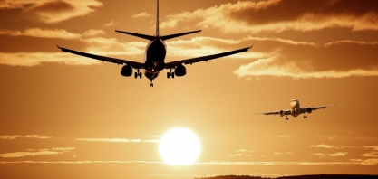 Parlamentares da UE apoiam uso obrigatório de combustível verde na aviação a partir de 2025