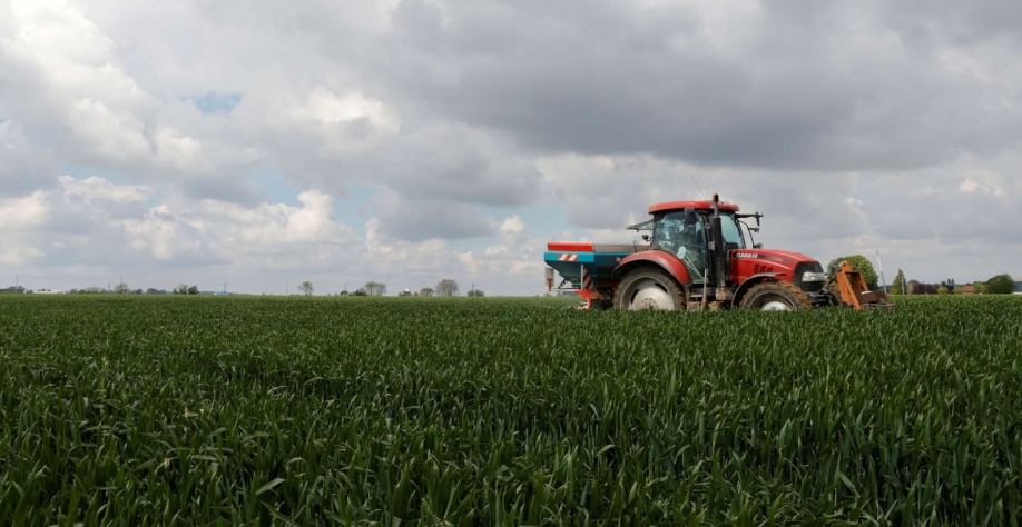 O aumento dos preços do gás, um insumo essencial, já reduziu 25% da capacidade de fertilizantes nitrogenados da Europa (Imagem: REUTERS/Pascal Rossignol)
