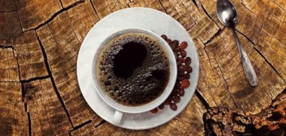 Preços do café arábica sobem com dólar mais fraco e açúcar avança