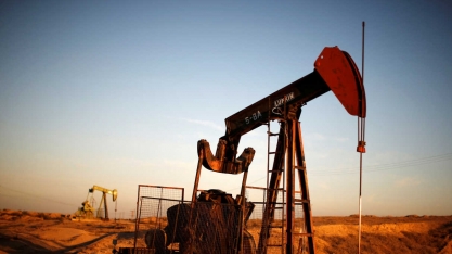 Petróleo cai com temor que juros altos diminuam demanda mundial