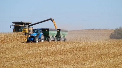 Incerteza nos EUA, La Niña e custos mais altos apertam margens do produtor em 2022/2023