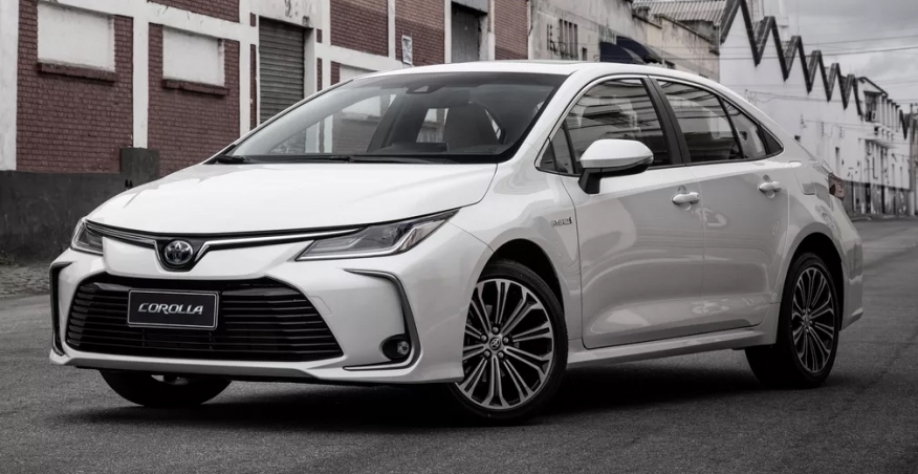 Toyota lançou em 2019 o Corolla híbrido flex, que roda com gasolina, etanol e bateria. Divulgação/ Toyota 
