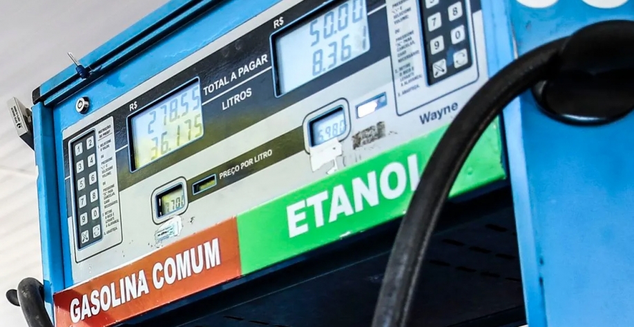 O litro do combustível está sendo vendido em média por R$ 4,86. Foto: José Cruz/Agência Brasil