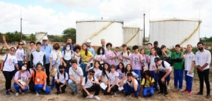 Sindalcool-PB leva alunos da escola IPEI para aula de campo na Usina Japungu