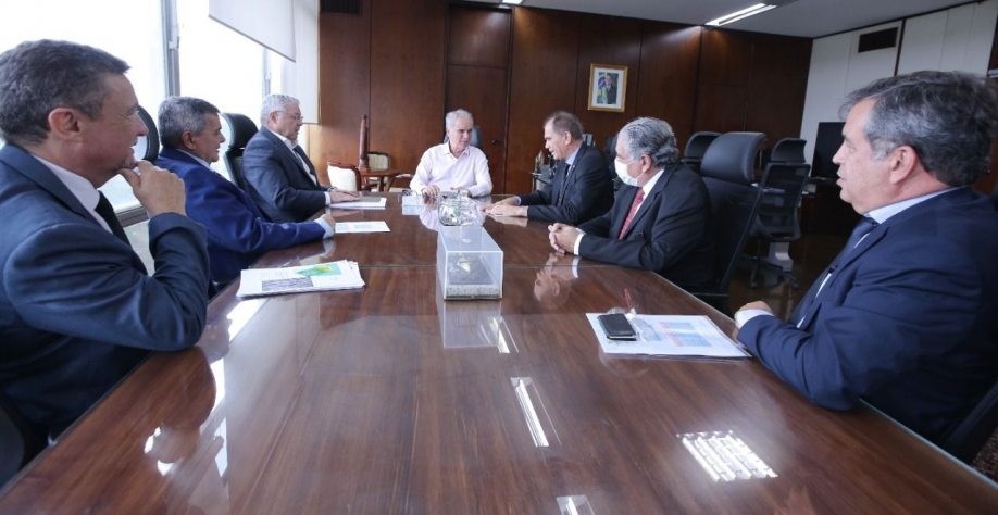 Dirigentes da UNIDA em encontro com o ministro da Agricultura, Marcos Montes