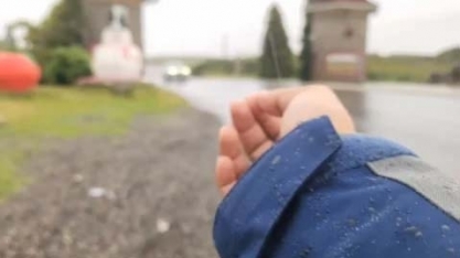 Novembro começa com chuva congelada; veja vídeo