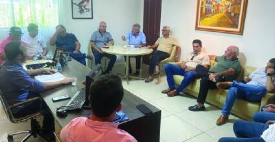 Fornecedores se reúnem para discutir o problema que ameaça a categoria - Foto: Divulgação