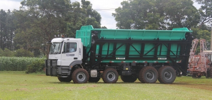 Grunner patrocina o Cana Substantivo Feminino e leva caminhão com sua tecnologia para test-drive no Encontro