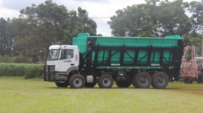 Grunner patrocina o Cana Substantivo Feminino e leva caminhão com sua tecnologia para test-drive no Encontro